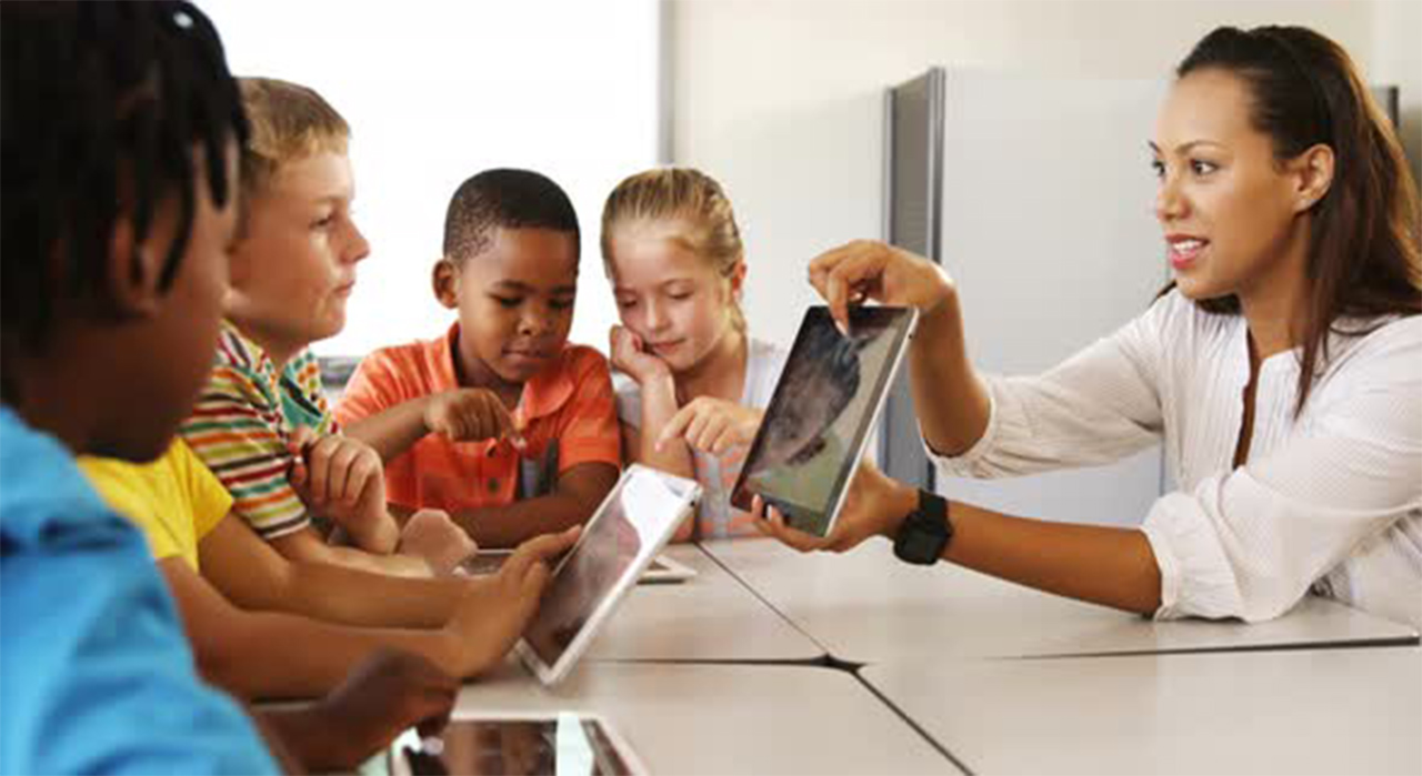 Online-class-tablets-tools